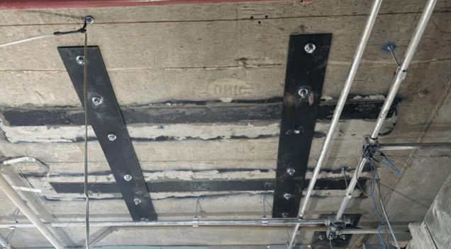 REFORÇO COM LAMINADO DE FIBRA DE CARBONO E CHAPAS METÁLICAS